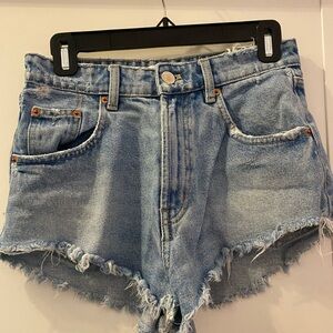Light/medium wash Zara denim shorts, Size US 4, good condition